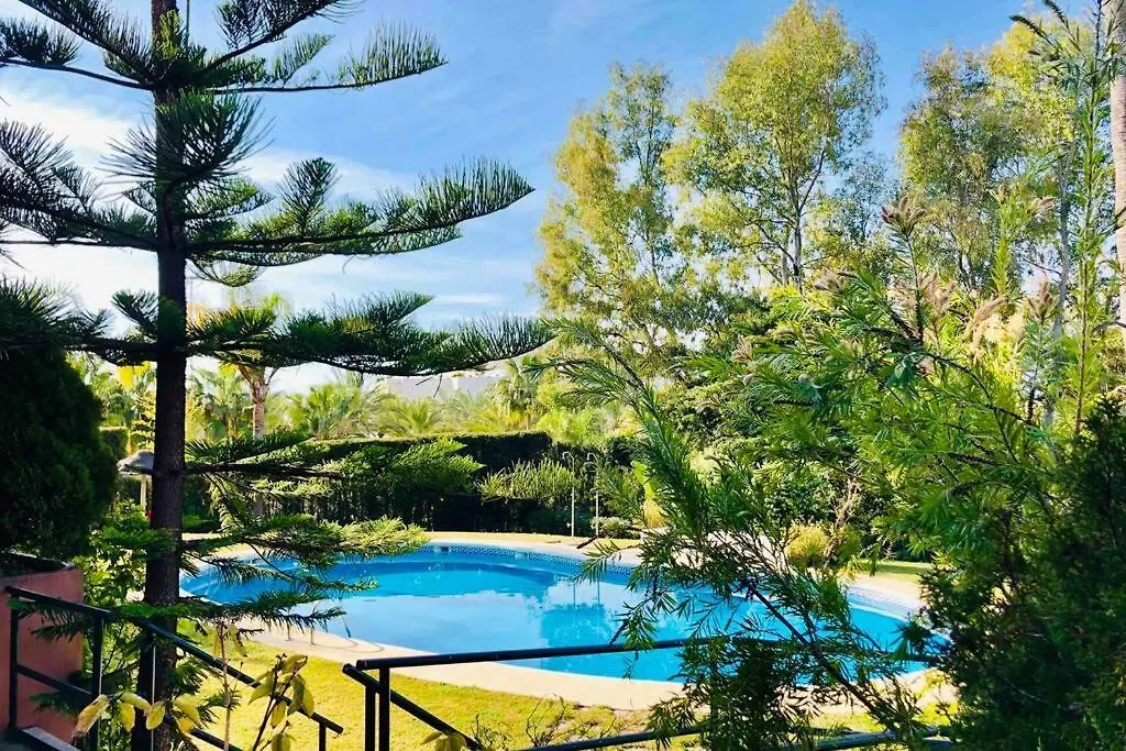 Puente Romano Bright Apt Terrace, Pool & Garden View 마르베야