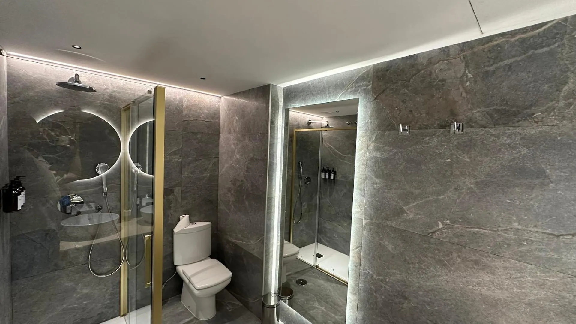 Puente Romano Bright Apt Terrace, Pool & Garden View 마르베야